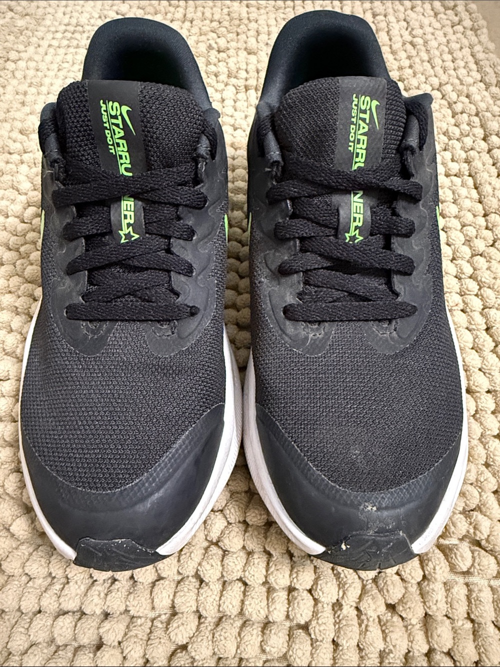 Nike Starrunner Black and Green Athletic Sneakers